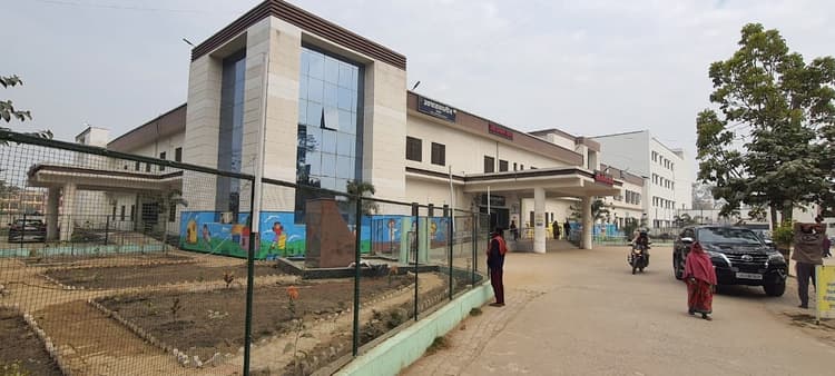 जीविका दीदियों को दिया जायेगा मॉडल सदर अस्पताल की साफ-सफाई का जिम्मा