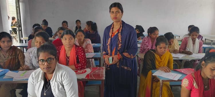 कमला राणा साइंस काॅलेज में स्नातक प्रथम सेमेस्टर की प्रायोगिक परीक्षा प्रारंभ