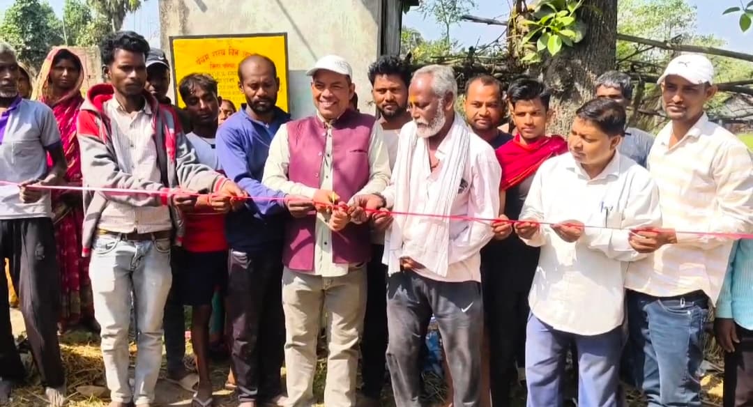 14.95 लाख की लागत से मिट्टी भराई, ईट सोलिंग सह पीसीसी ढलाई निर्माण कार्य होगा