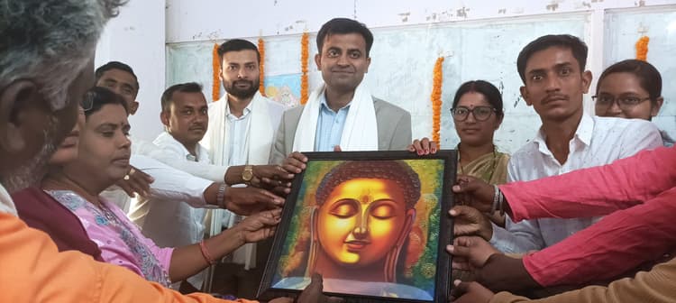 खिजरसराय नगर पंचायत के कार्यपालक पदाधिकारी को दी गयी विदाई