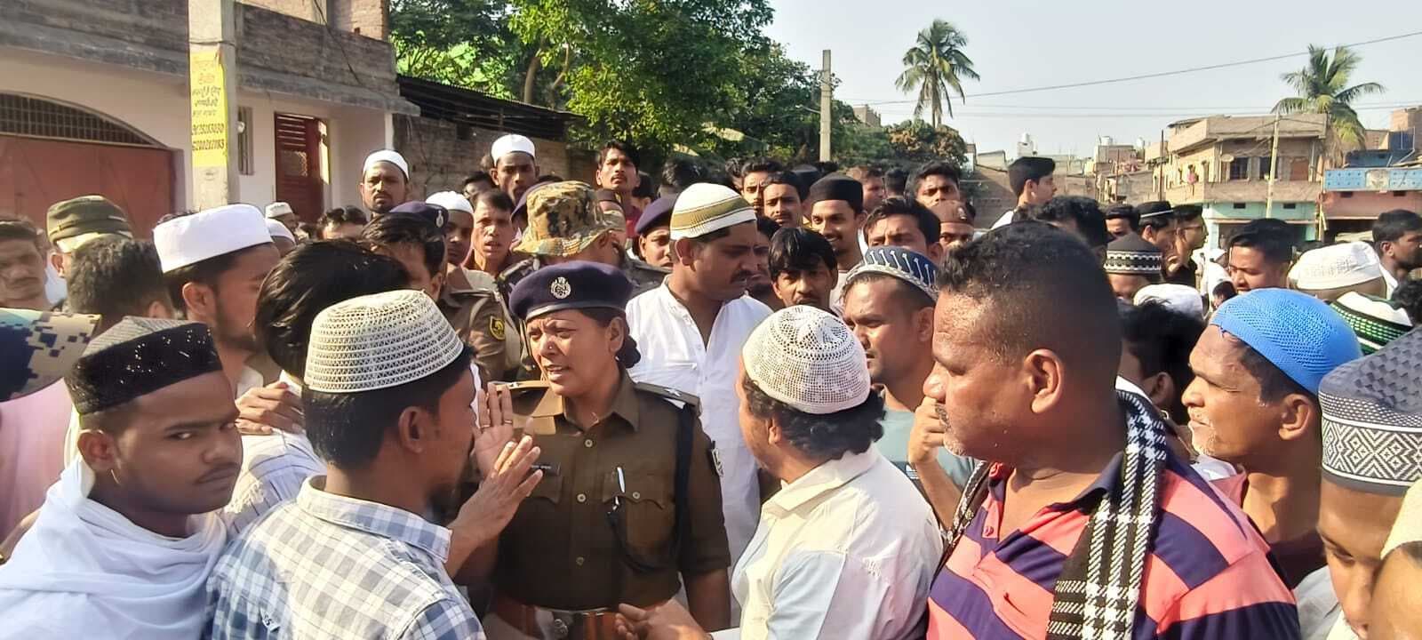 कब्रिस्तान की जमीन को लेकर दो पक्षों में मारपीट, एक घायल