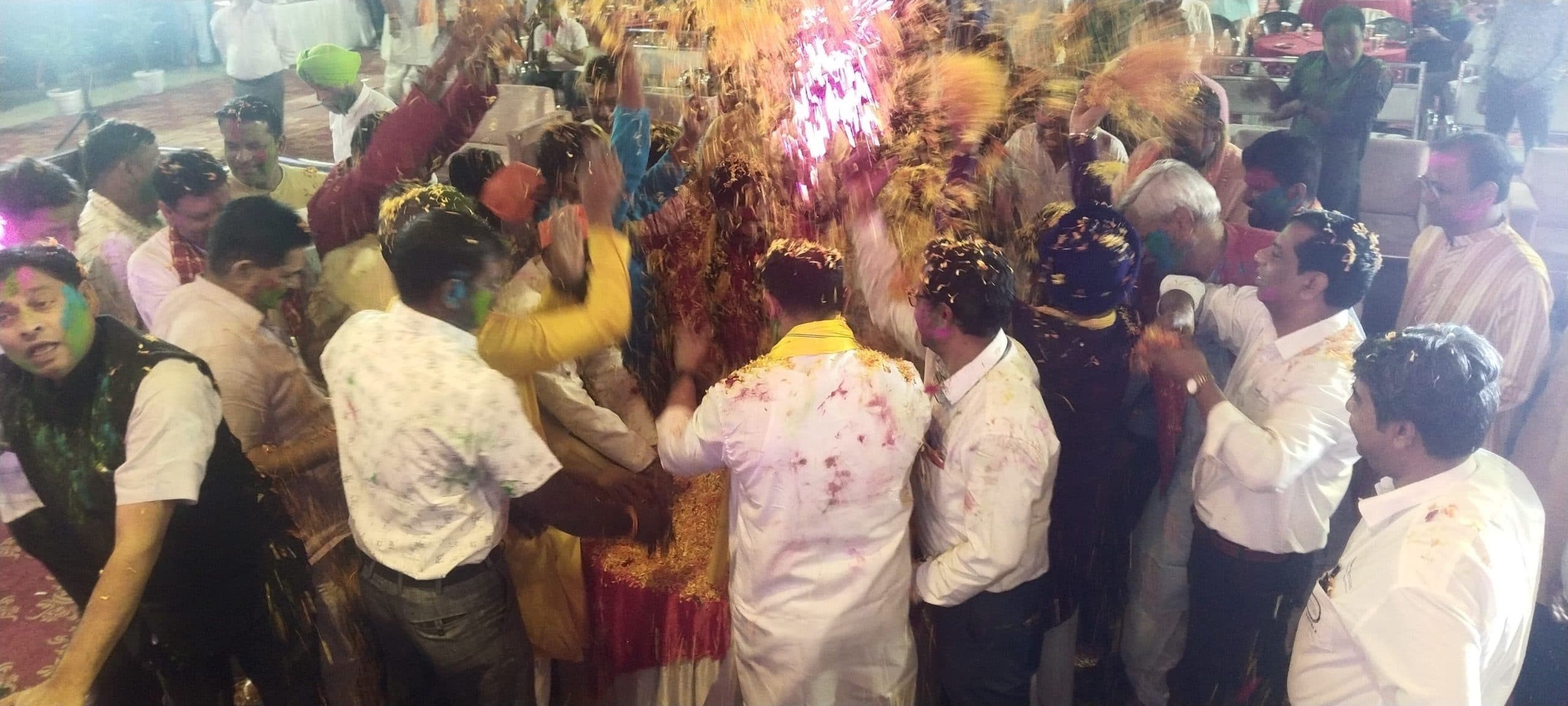 Jamshedpur news. टेल्को रिक्रेएशन क्लब टाटा मोटर्स प्रबंधन व यूनियन का होली मिलन समारोह