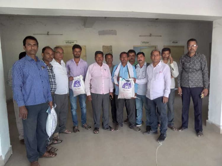 Samastipur News:ई किसान भवन से मूंग बीज का वितरण शुरू, किसान उठाएं लाभ