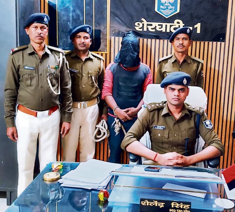 Gaya News : सोलर प्लांट उड़ाने वाला नक्सली औरंगाबाद से गिरफ्तार