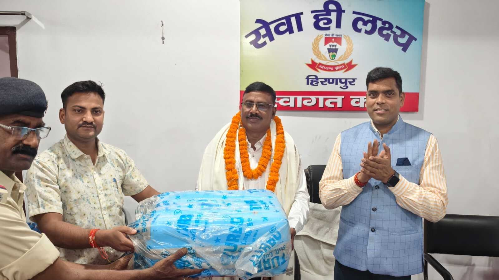 हिरणपुर थाने के एएसआइ को दी गयी भावभीनी विदाई