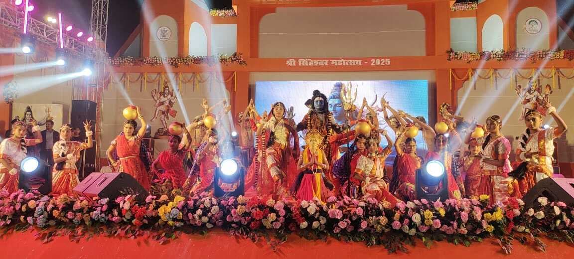 राजकीय महोत्सव के दूसरे दिन - जय झा की प्रस्तुति पर झूमे श्रोता