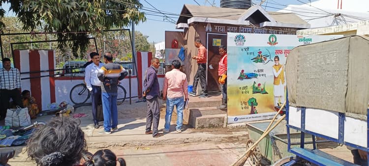 सर्वेक्षण टीम पहुंचते ही वार्डों में निगमकर्मी दिख रहे सतर्क