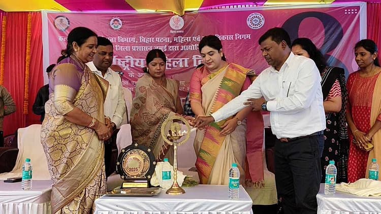 महिलाओं की शिक्षा पर विशेष ध्यान देने की जरूरत : डीएम