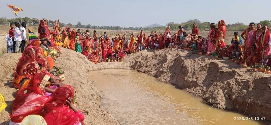 शिव परिवार की प्राण प्रतिष्ठा को लेकर निकली कलशयात्रा