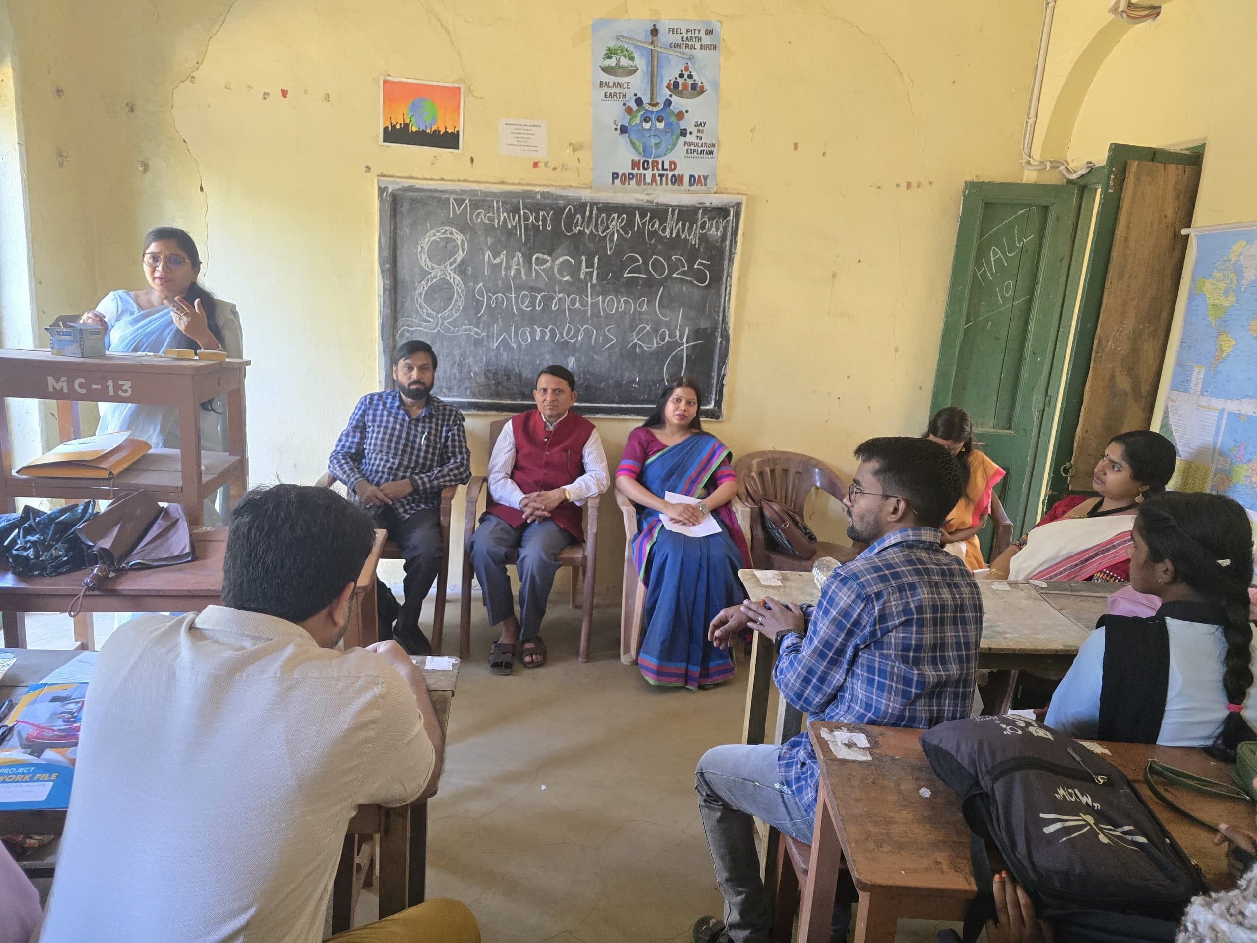 महिलाओं के अधिकार और सम्मान पर दिया बल