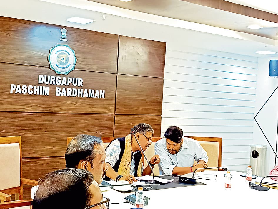 फैक्टरियों से प्रदूषण को लेकर हुई प्रशासनिक बैठक