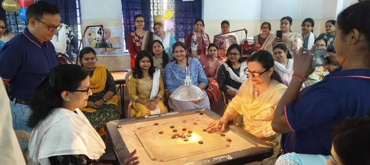 JH TARAPORE WOMEN'S DAY CARROM : सतीश शर्मा व बनारसी साव की टीम बनी विजेता