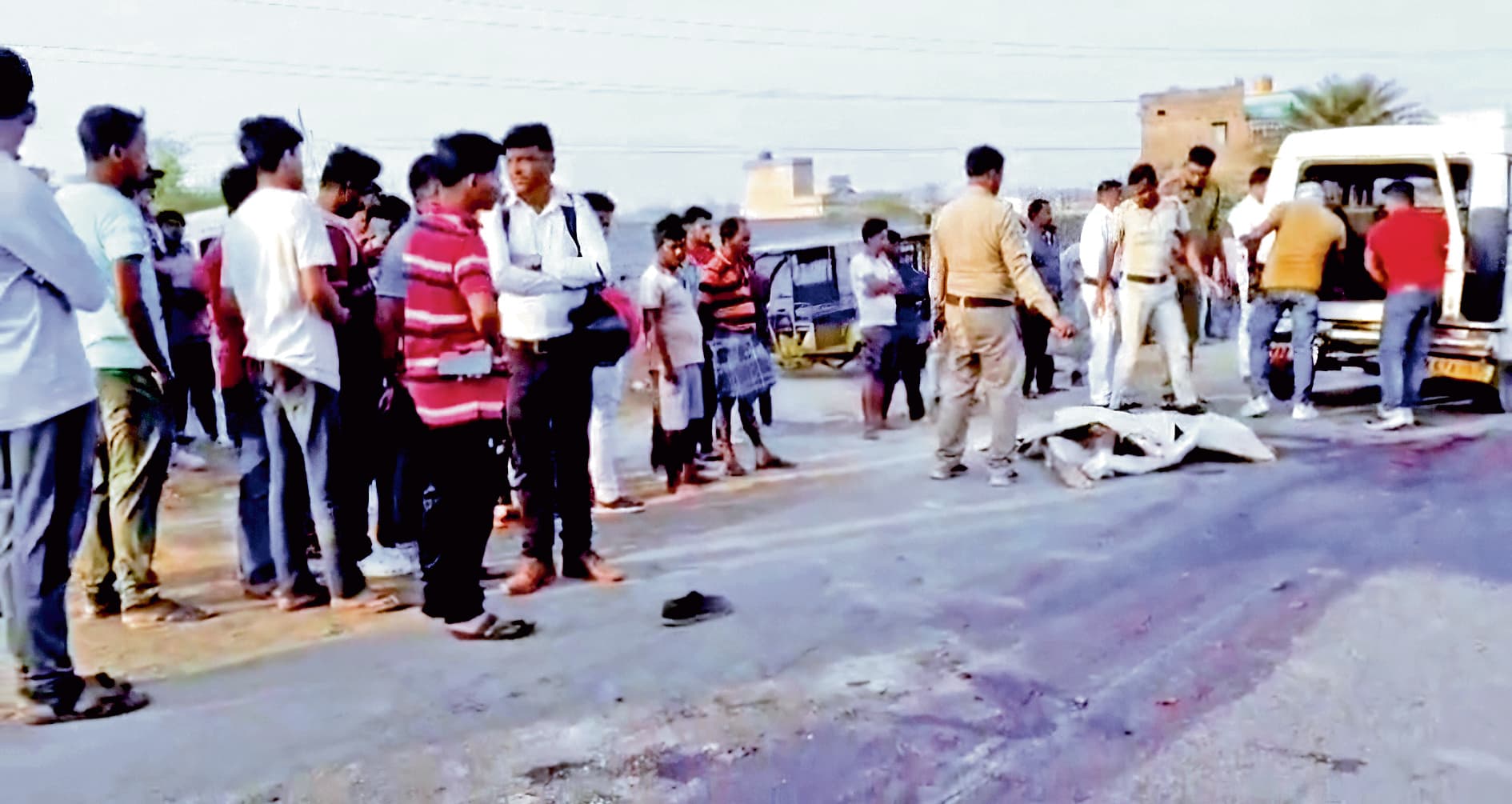 रानीगंज में बेकाबू डंपर से कुचल कर अधेड़ की मौत