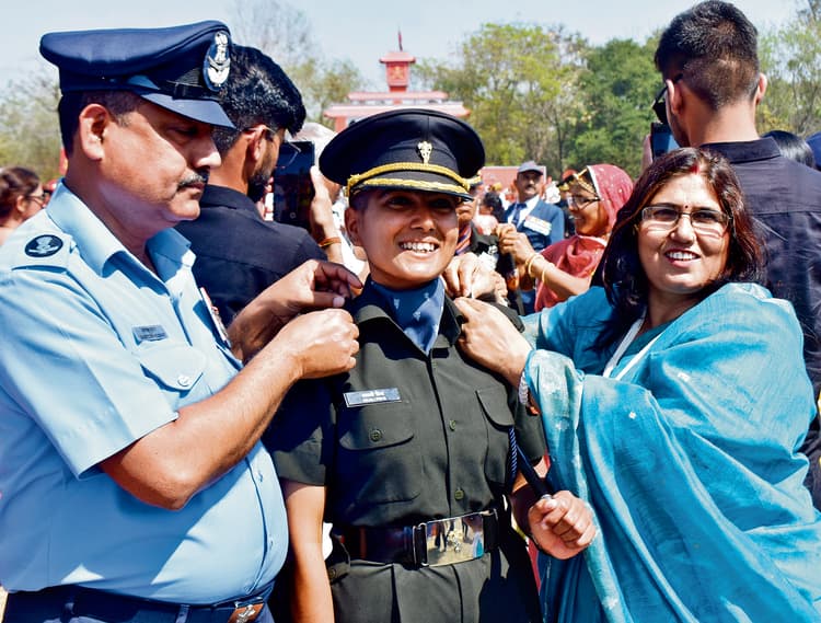 OTA GAYA : बिहार के पांच कैडेट सेना में बने लेफ्टिनेंट, एकमात्र महिला अंजलि प्रिया भी शामिल