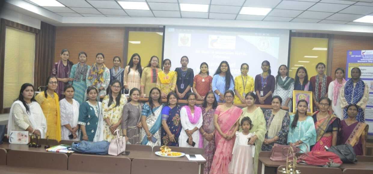 Dhanbad News: बीआइटी में महिला सशक्तीकरण पर सेमिनार