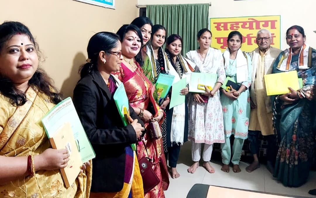 सहयोग की ओर से सम्मानित की गयीं महिलाएं