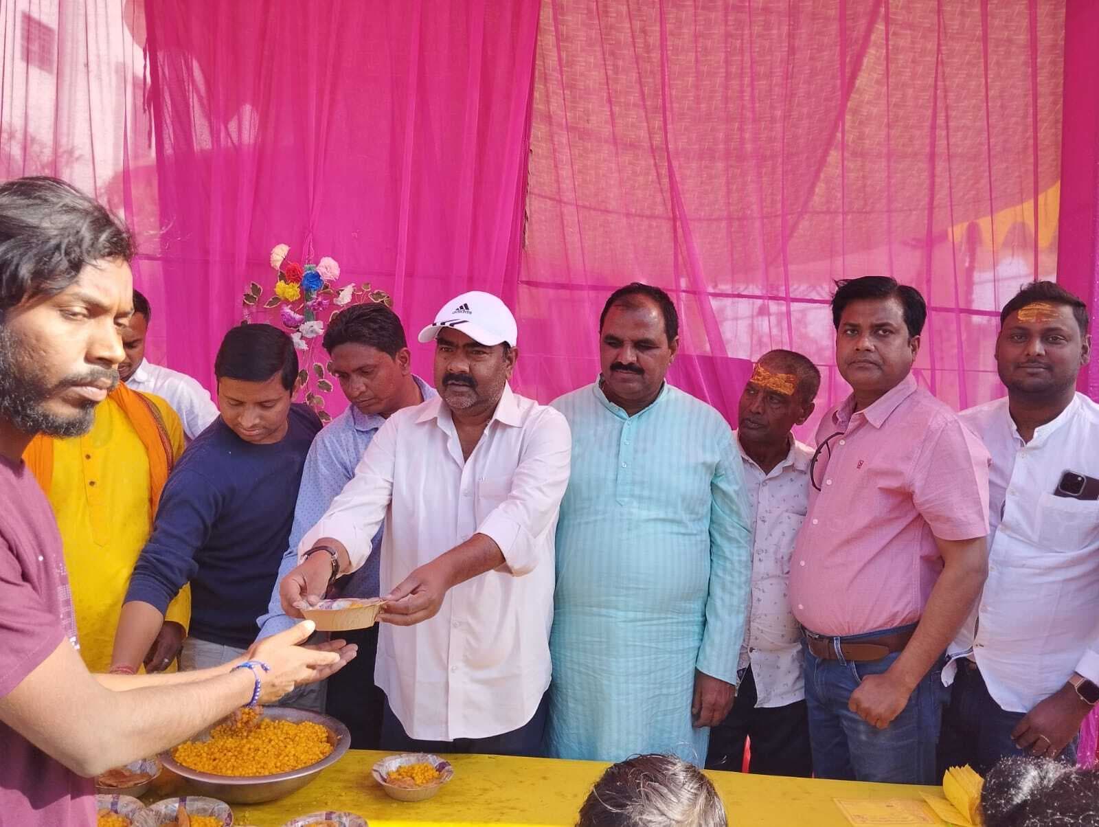 भंडारा के साथ मना हनुमान मंदिर का वार्षिकोत्सव