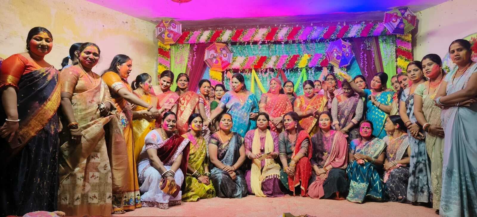 महिला दिवस पर होली मिलन समारोह का आयोजन