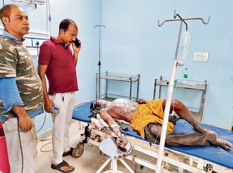 करेंट लगने से अधेड़ झुलसा, पटना रेफर