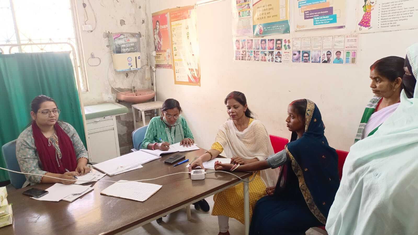 शिविर में 56 गर्भवती महिलाओं की हुई प्रसव पूर्व जांच