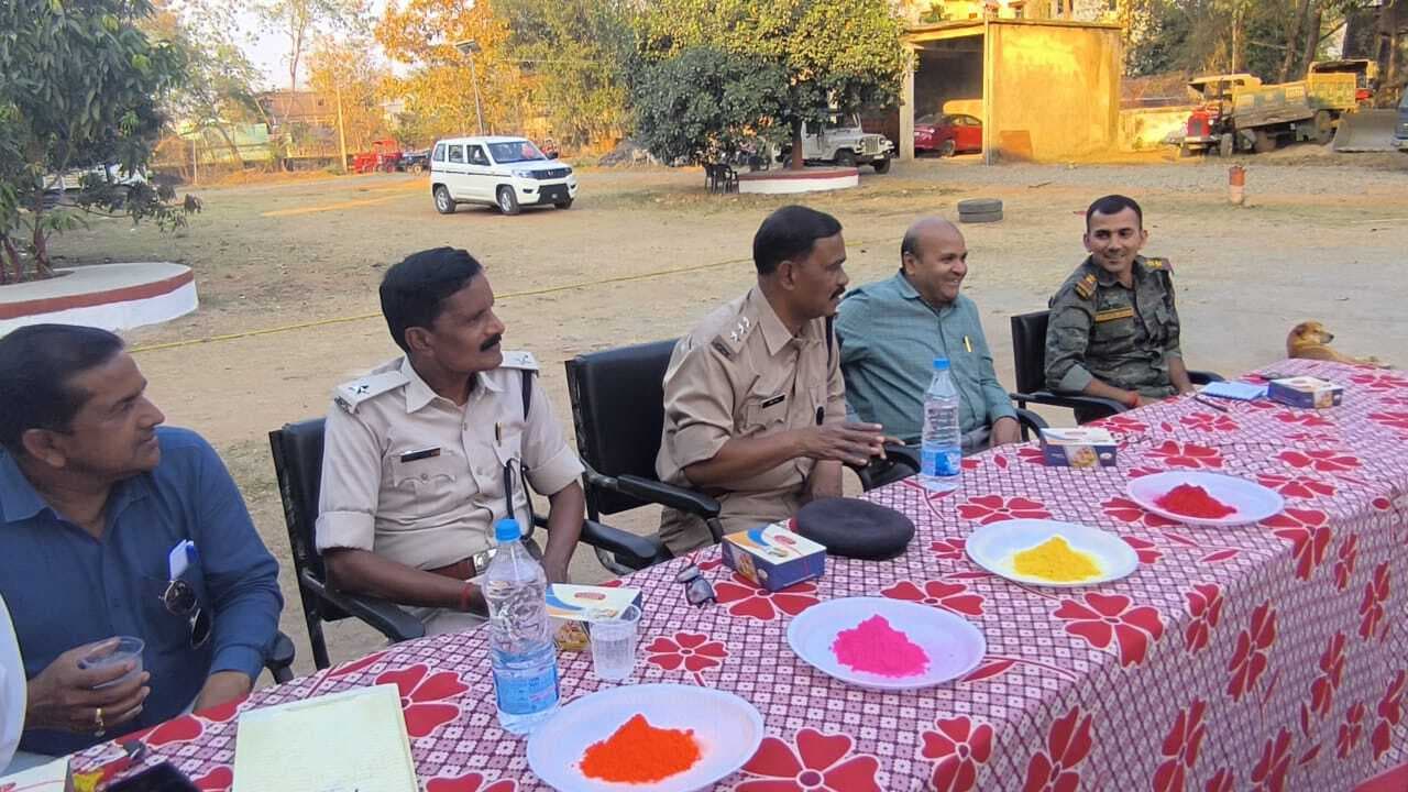 बरवाडीह में होली को लेकर शांति समिति की बैठक