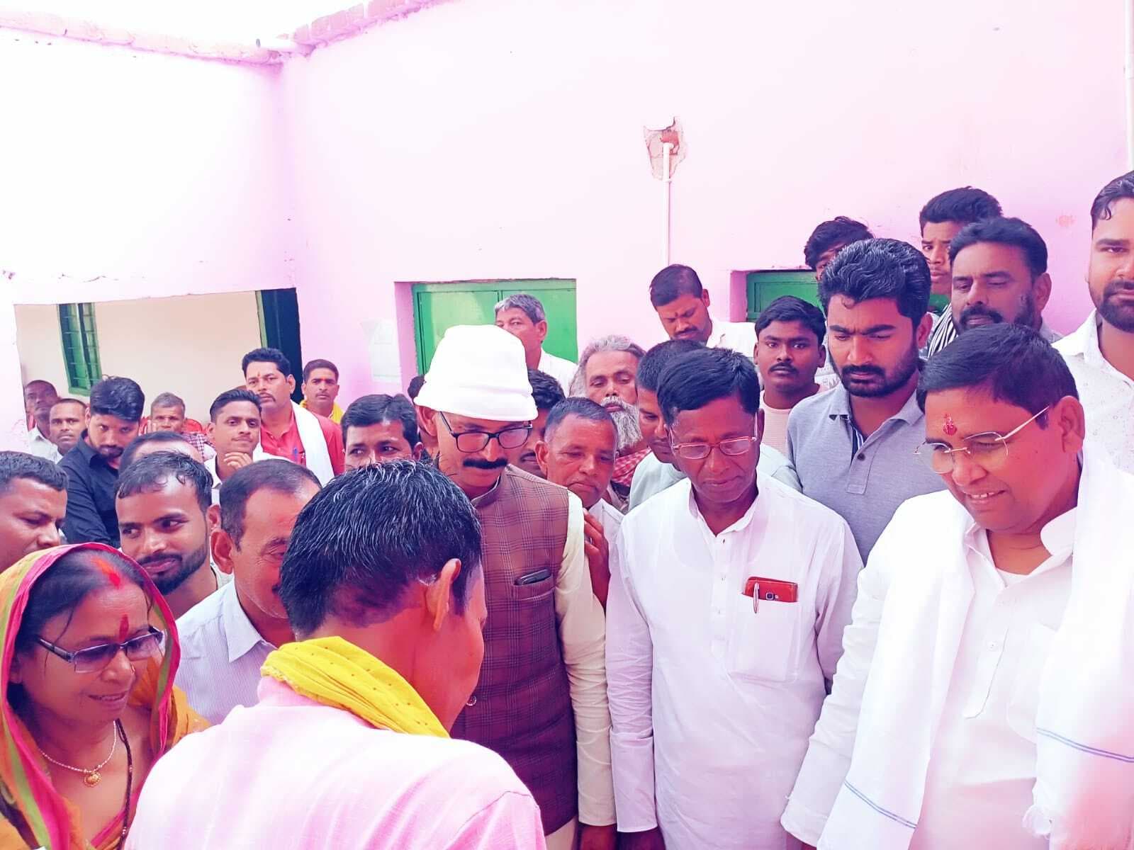 विधायक ने विद्यालय भवन का किया शिलान्यास