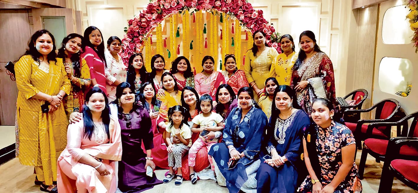 रंगोली के वसंतोत्सव में फूलों की सदाबहार होली