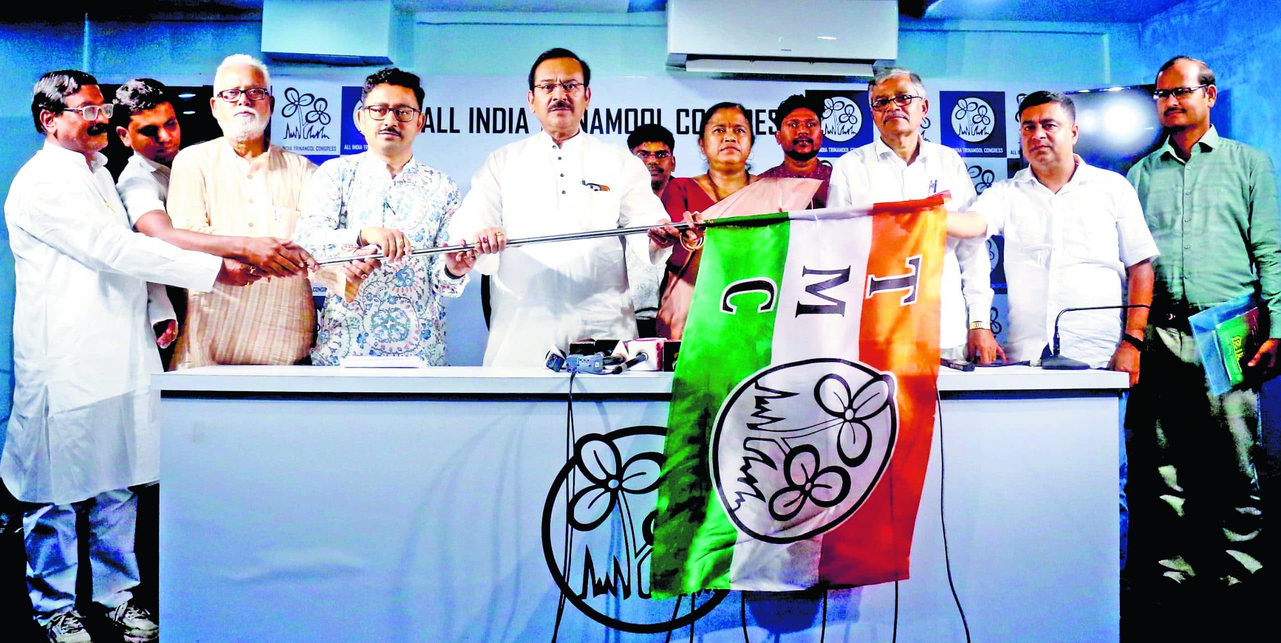 भाजपा विधायक तापसी मंडल तृणमूल में शामिल