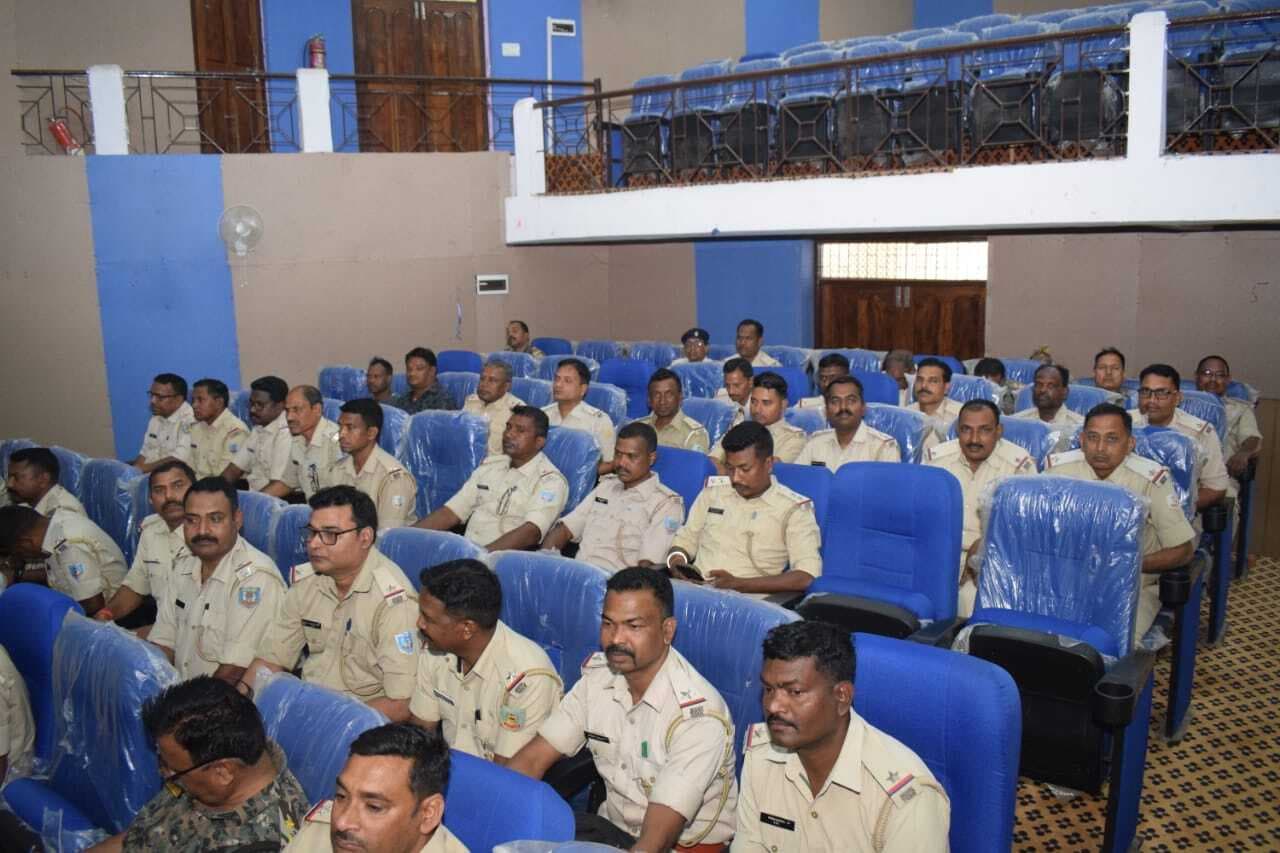 अफवाहों से बचें, फेंक न्यूज का न करे प्रचार-प्रसार, शांतिपूर्वक मनायें होली व रमजान