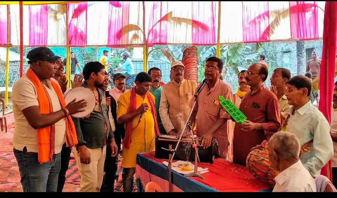 चांदी कठवा में शांति यज्ञ व हरिनाम संकीर्तन से वातावरण भक्तिमय