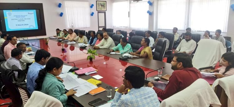 योजना के क्रियान्वयन में किसी भी प्रकार की लापरवाही नहीं करें : डीसी