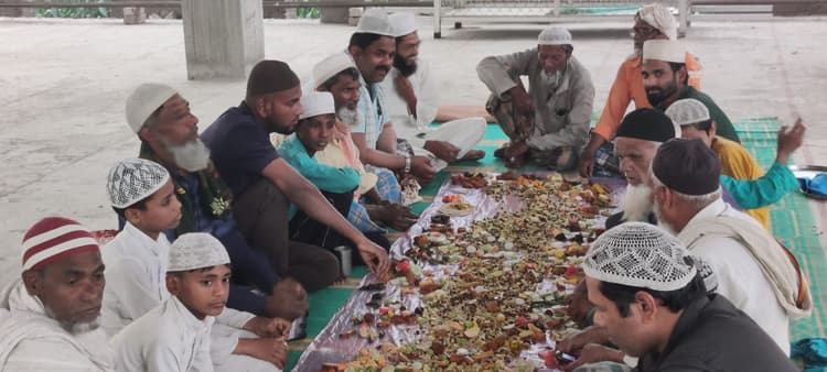 रमजान का पहला अशरा खत्म, 11वें रोजे से दूसरा अशरा शुरू