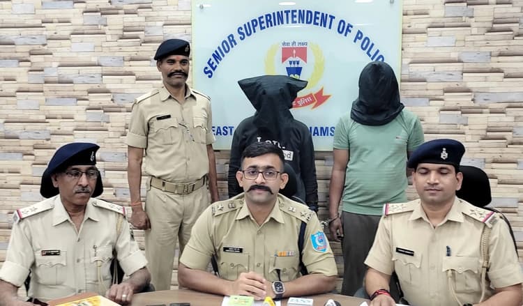 Jamshedpur News : सुंदरनगर से चोरी हुई दो टाटा सूमो बरामद, दो युवक गिरफ्तार, सरगना मोबाइल बंद कर फरार