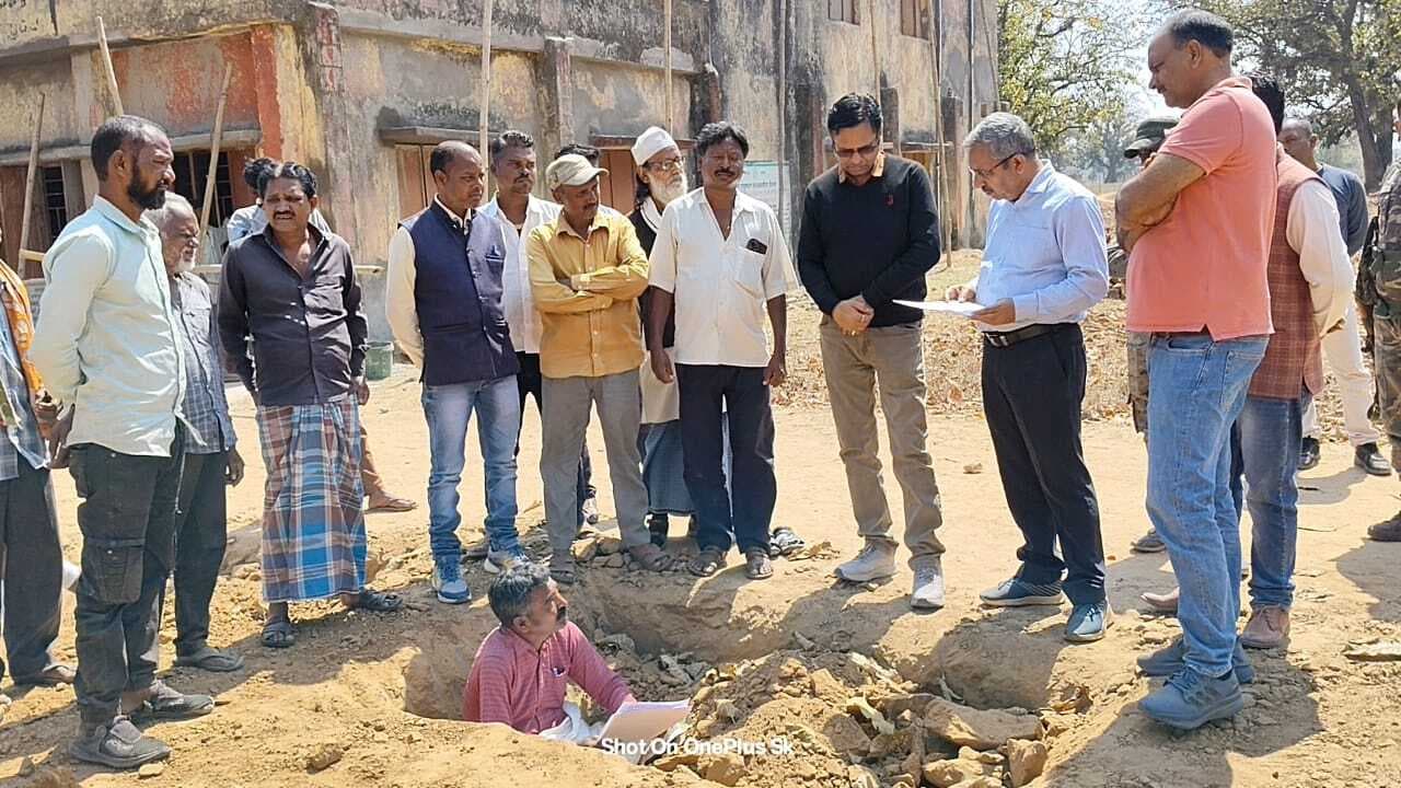 वार्ता के बाद किसानों का जमीन समाधि सत्याग्रह स्थगित