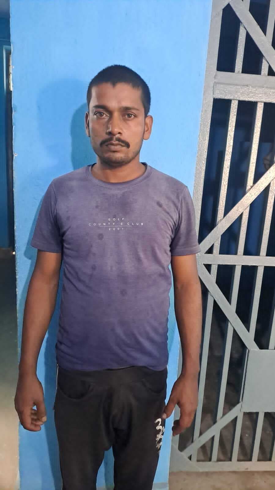 20 लीटर देशी शराब के साथ दो आरोपी गिरफ्तार