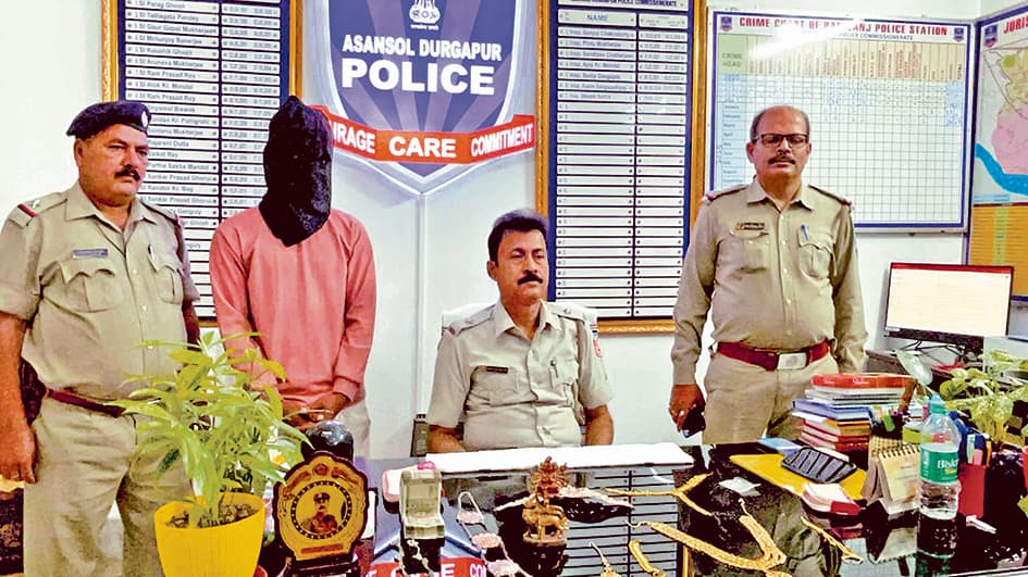 काली मंदिर से गहने और नकदी चोरी, 24 घंटे में आरोपी गिरफ्तार