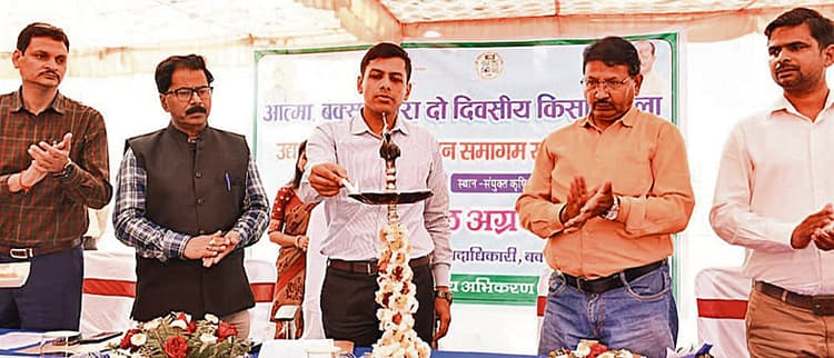 Buxar News: किसानों के लिए कृषि विभाग और जिला प्रशासन हमेशा तत्पर: डीएम