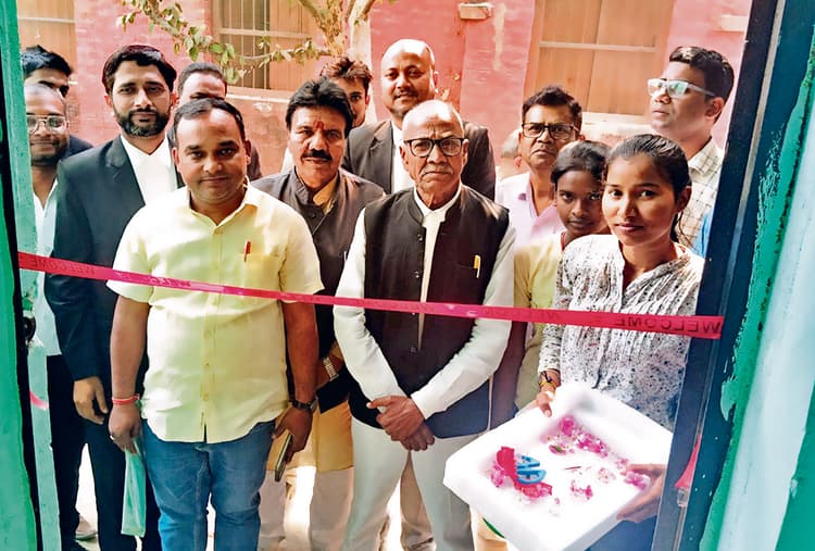 Gopalganj News : वीएम इंटर कॉलेज में प्री एग्जामिनेशन सेंटर का नया ग्रीष्मकालीन बैच शुरू