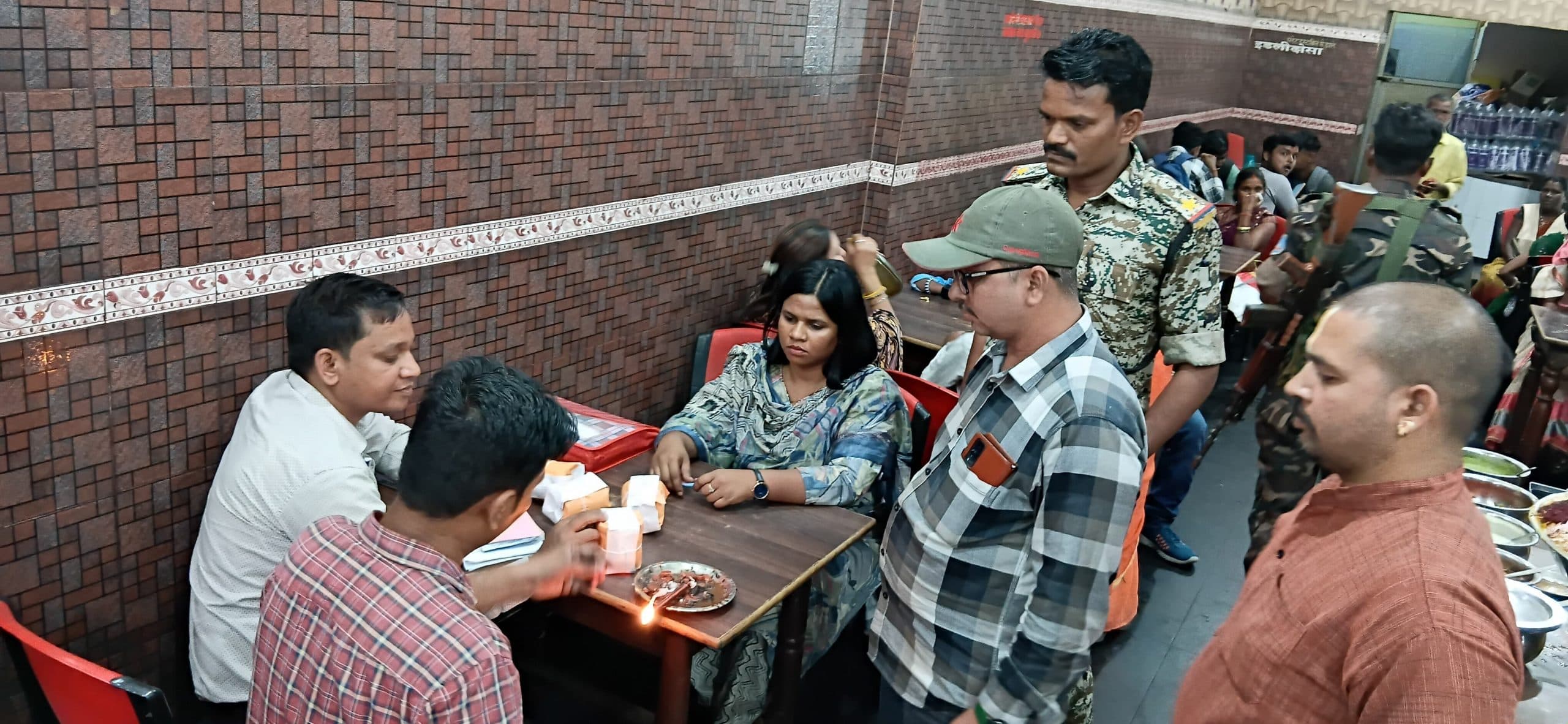 Bokaro News : मिठाई दुकानों में खाद्य सुरक्षा विभाग का छापा