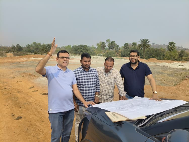 Bhagalpur news एनटीपीसी की भूमि का जेएसडब्ल्यू के लोगों ने किया मुआयना