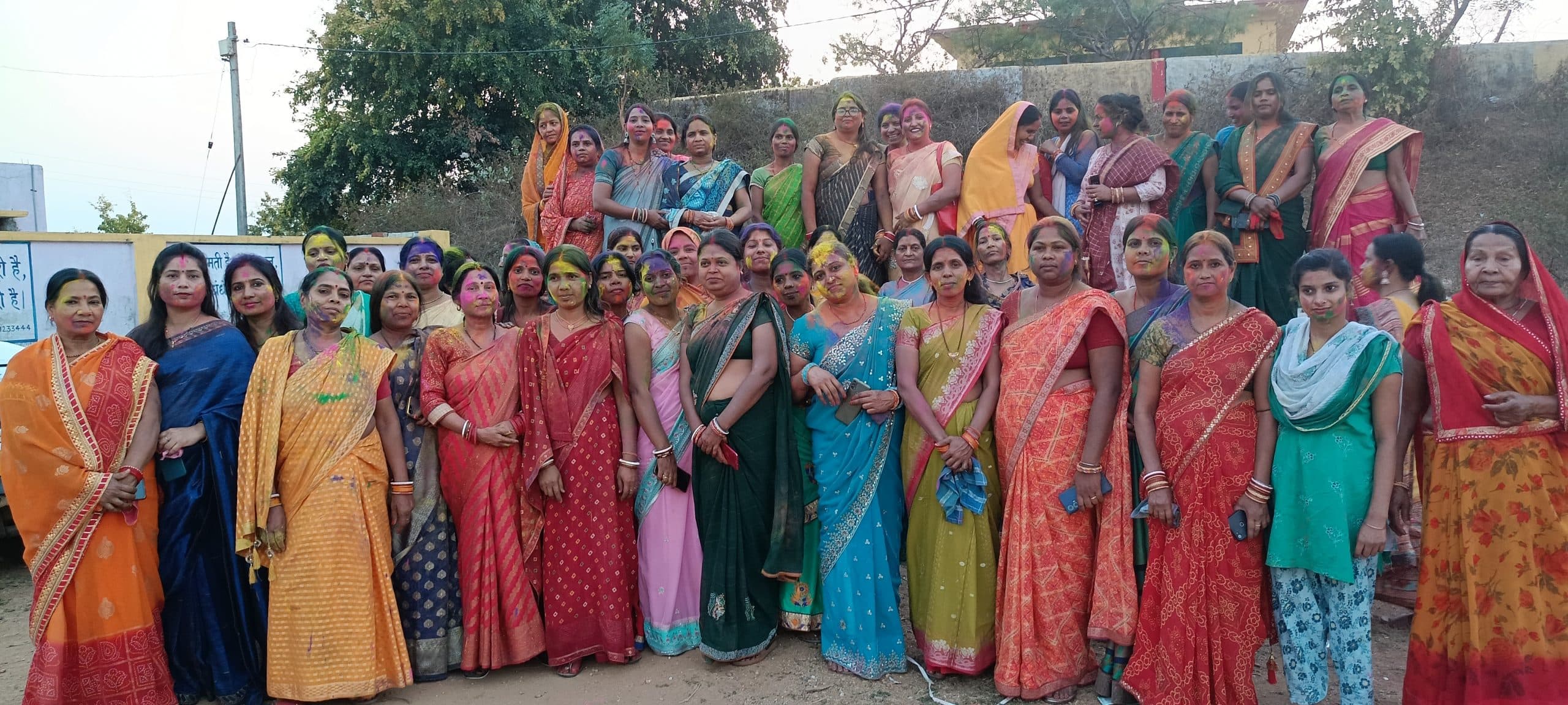 Bokaro News : फगुआ गीताें पर झूमे लोग