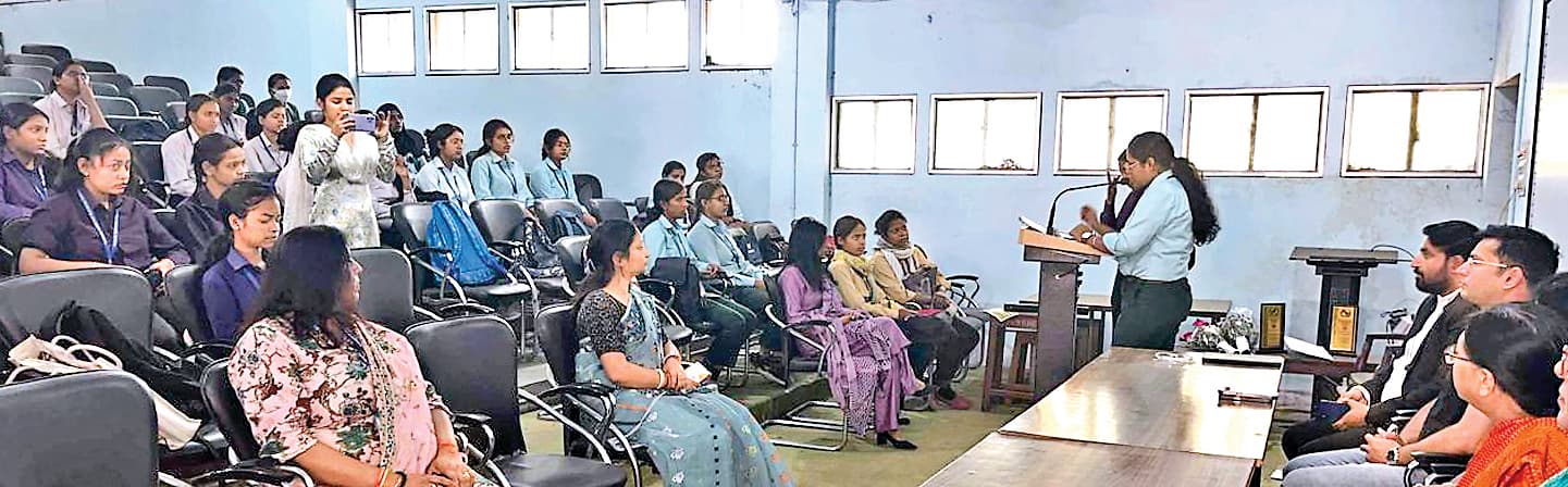 Ranchi News : वीमेंस कॉलेज में स्वास्थ्य जांच शिविर