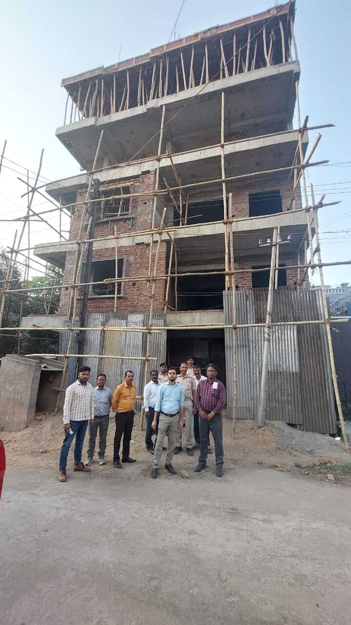 Jamshedpur News : जेएनएसी ने नक्शा विचलन में चार भवनों को किया सील