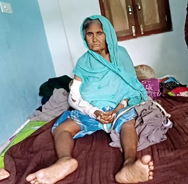 बेटे ने मार पीटकर मां को किया घायल