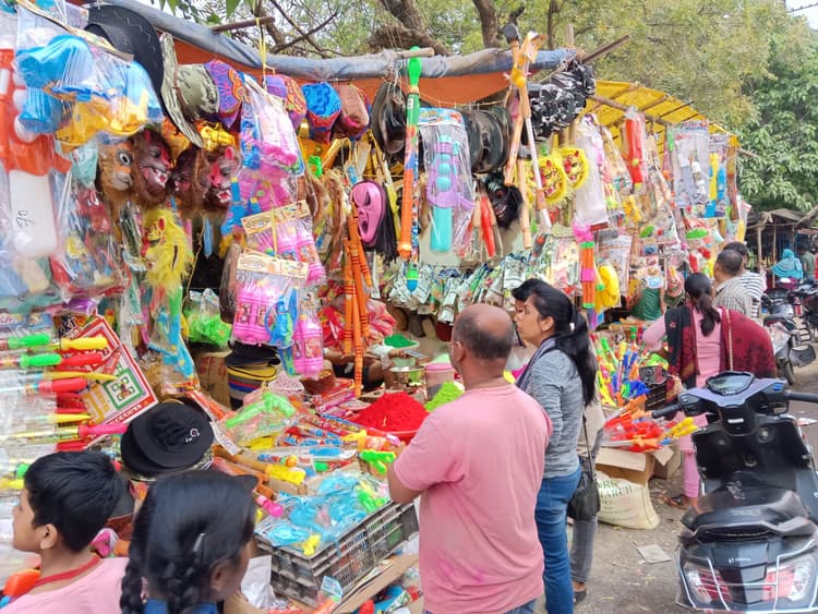 साहिबगंज के लोगों पर चढ़ने लगा रंगोत्सव की खुमार