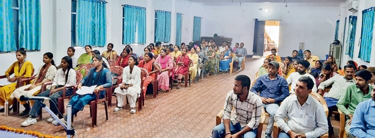 Gaya News : हमें महिलाओं को सक्षम और आत्मनिर्भर बनाना है : मम्मट