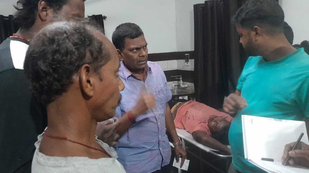 Bokaro News : अज्ञात वाहन के धक्के से बाइक सवार युवक की मौत, दो गंभीर