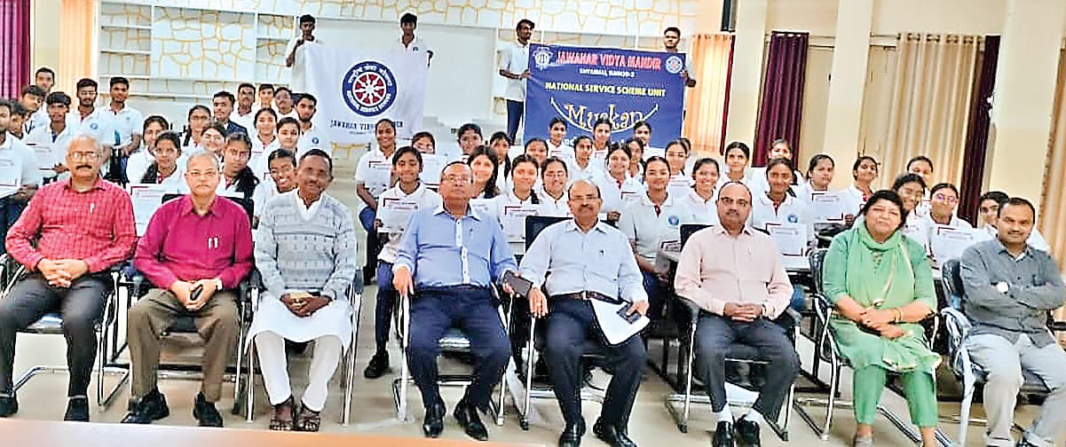 Ranchi News : एनएसएस वॉलिंटियर्स को दिये गये सर्टिफिकेट