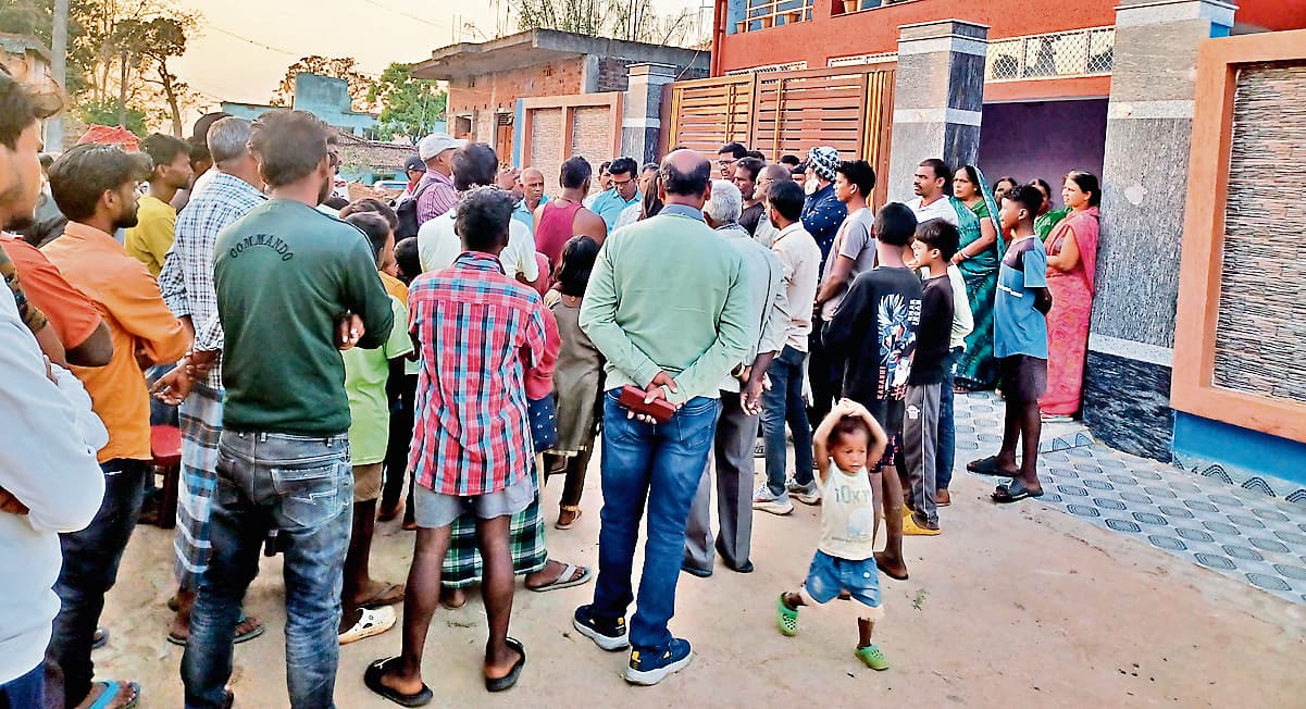 Crime News : अमन के एनकाउंटर को पिता ने बताया फर्जी