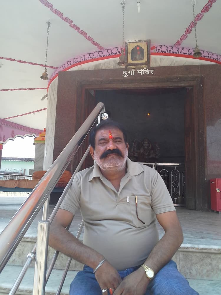 टैंकर ने बाइक को पीछे से मारी टक्कर, कमड़े निवासी व्यक्ति की मौत